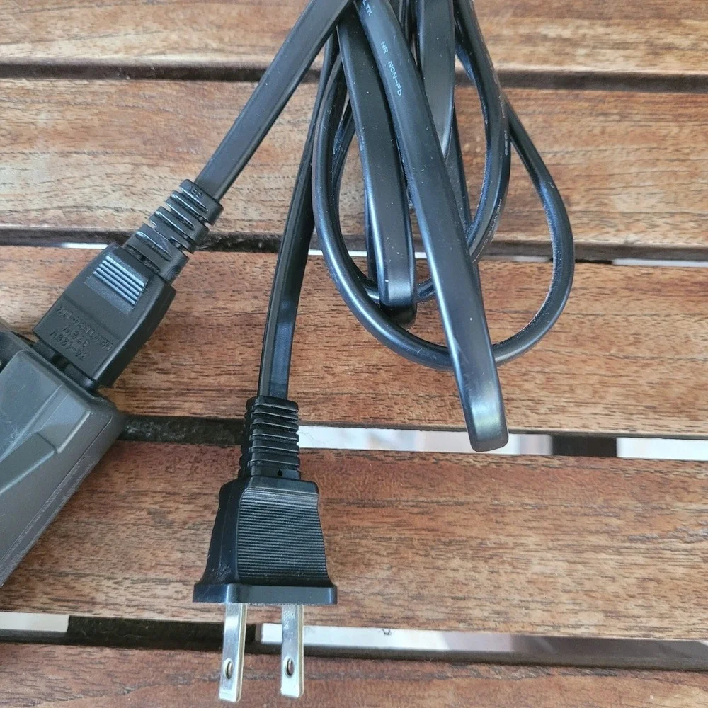 Olympus‎ LI-10C Li-ion Battery Charger for Camedia Stylus FE-series cameras